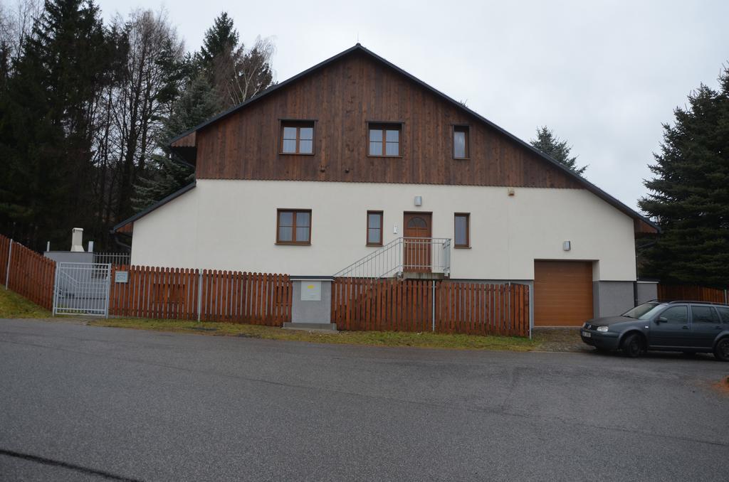 Appartement Haus Tolstejn à Jiřetín pod Jedlovou Extérieur photo