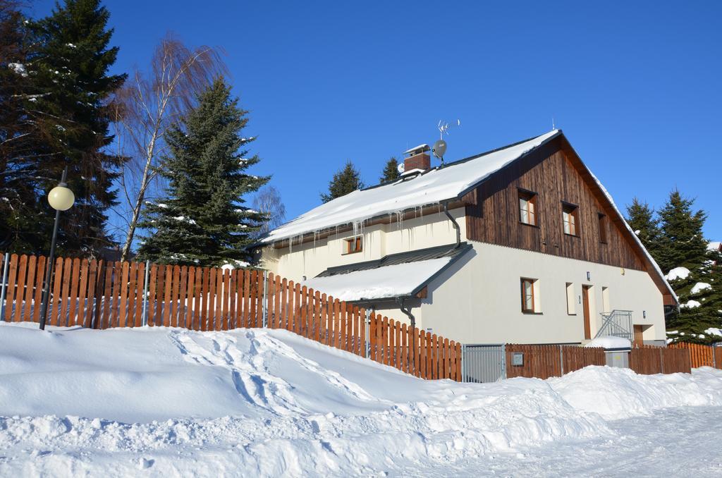 Appartement Haus Tolstejn à Jiřetín pod Jedlovou Extérieur photo