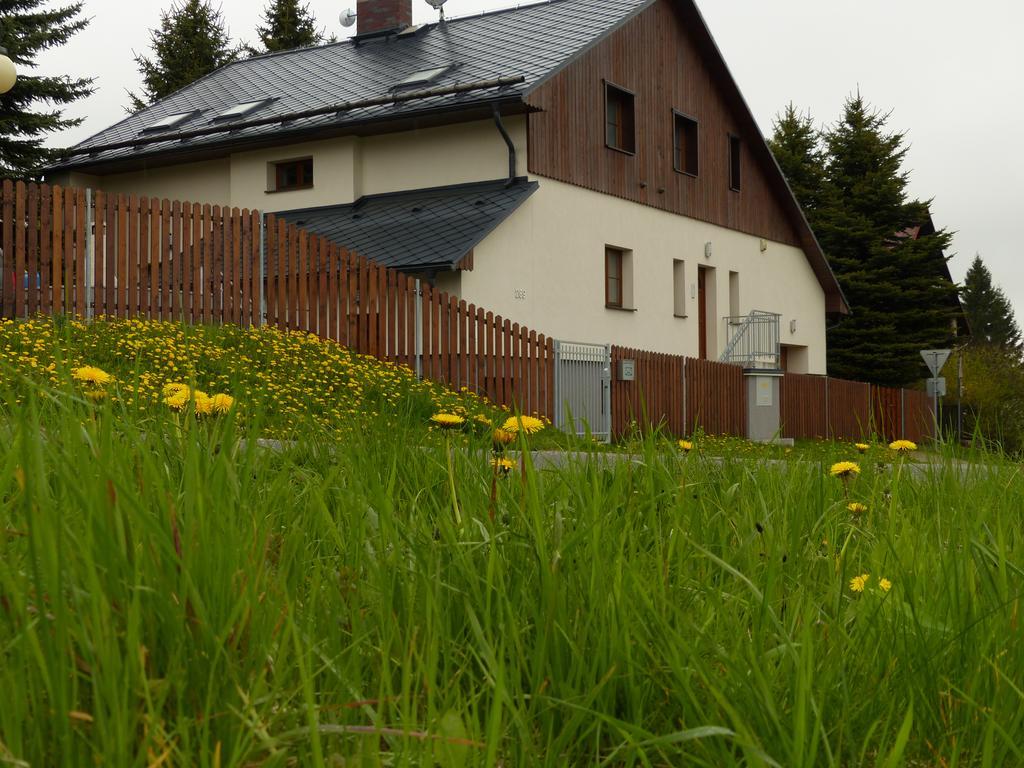 Appartement Haus Tolstejn à Jiřetín pod Jedlovou Extérieur photo